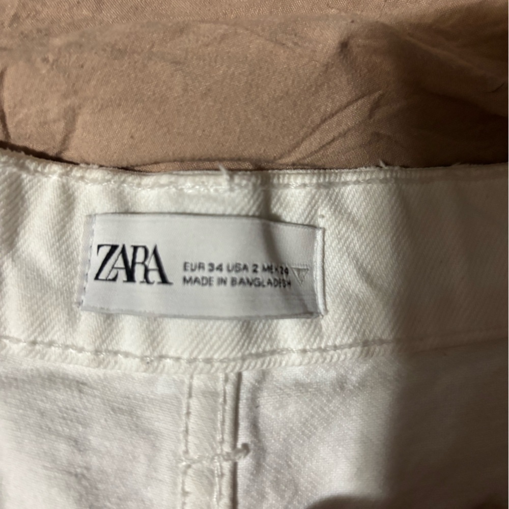 SOLD🛍Bundle sale🛍Zara White Jean Shorts Distressed High-Waisted size 2 - Picture 7 of 8